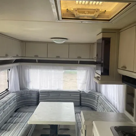 Hobby Elegance אתר קמפינג